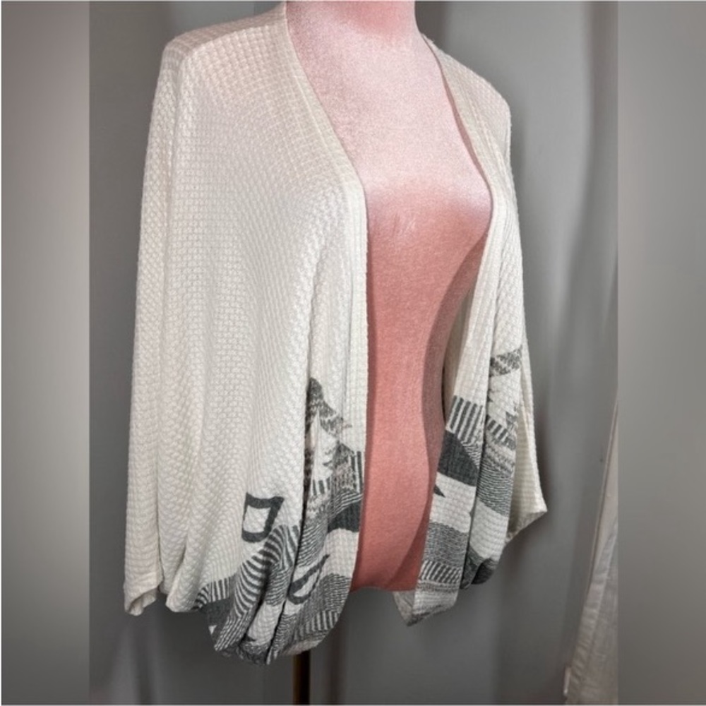 EUC Phil Love Cocoon Cardigan - Picture 3 of 9